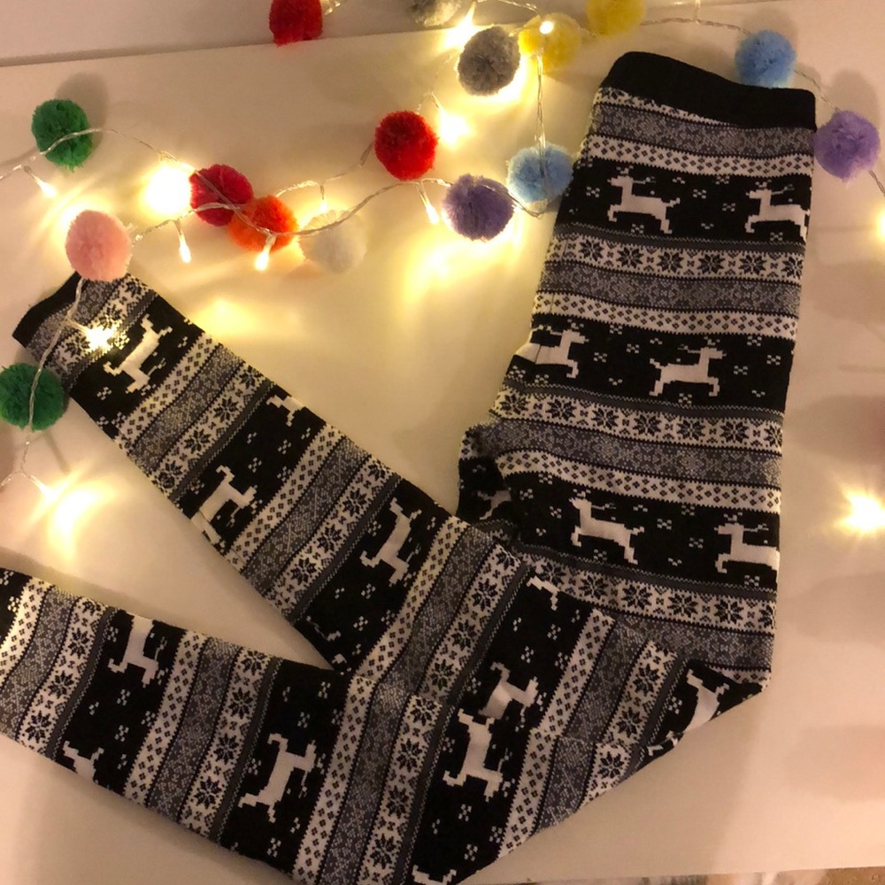 LIMITED EDITION Forever 21 knitted leggings